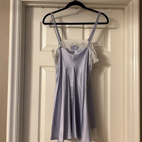 💜PRICE DROP💜 “VINTAGE OSCAR de la RENTRA” BRIDAL SET🤍ROBE-S,NIGHTIE-M GORG🩷 - Picture 6 of 9